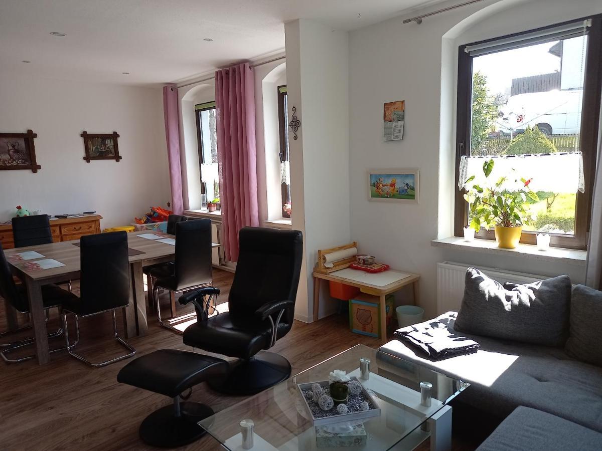 Familienfreundliche Ferienwohnung Erzgebirge Шнеберґ Екстер'єр фото