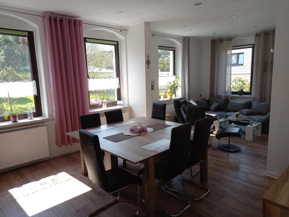 Familienfreundliche Ferienwohnung Erzgebirge Шнеберґ Екстер'єр фото